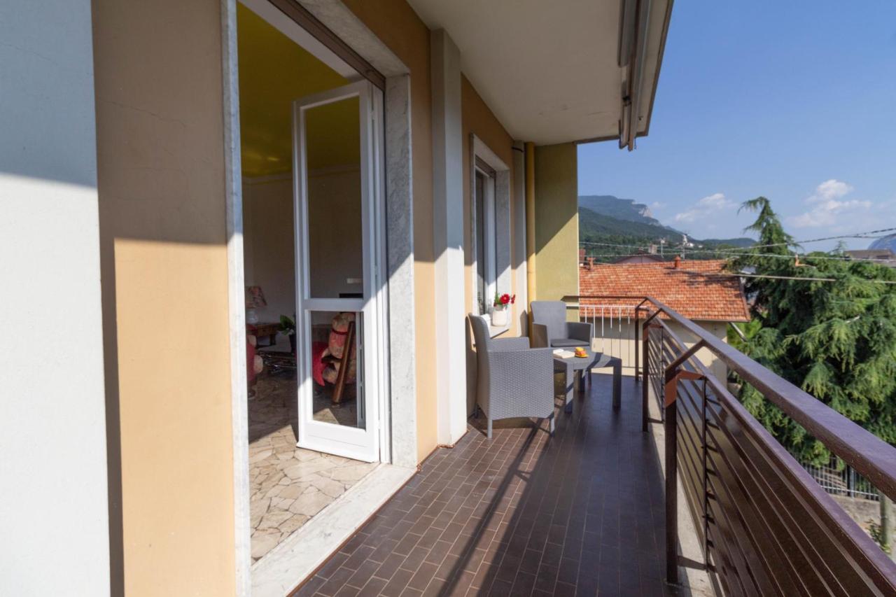 Mamma Ciccia Holiday Home - Casa Imperia Mandello del Lario Exteriör bild
